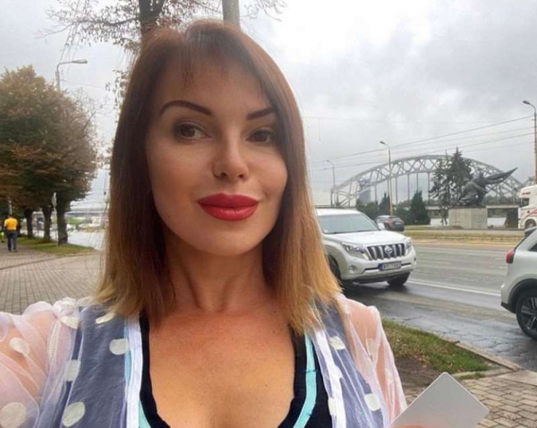 «Сошла с ума»: 56-летняя Наталья Штурм выложила фото топлес