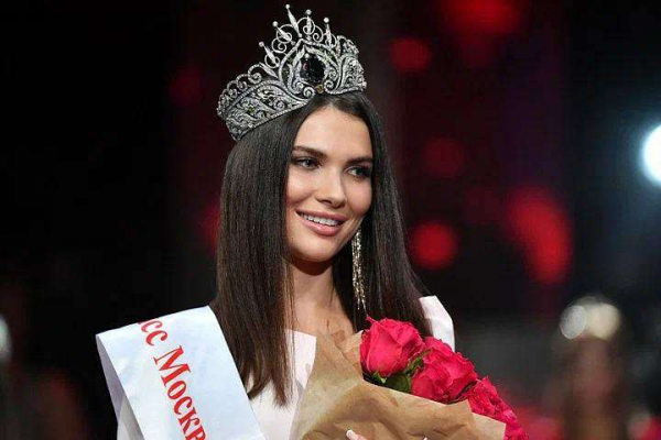 Бывшая «Мисс Москва» заплатила кругленькую сумму за победу в конкурсе