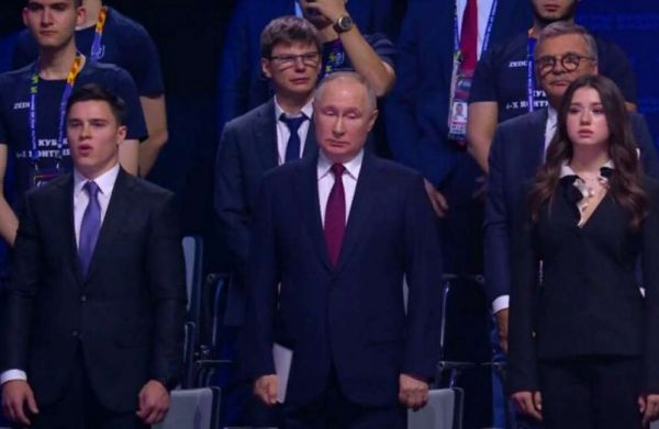 Валиеву посадили рядом с Путиным на открытии «Игр будущего» в Казани